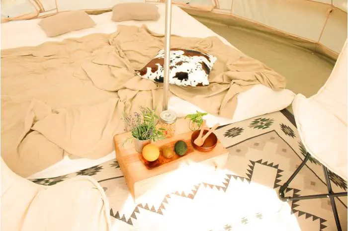 布団で寝ると超快適 キャンプに布団持参がおすすめのワケとは Takibi タキビ キャンプ アウトドアの総合情報サイト