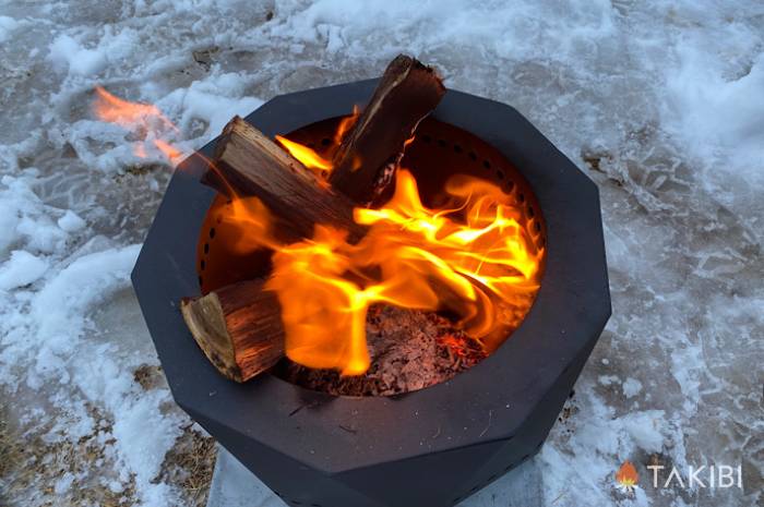焚き火の季節到来！ブルースカイアウトドアリビング 焚き火台 二次燃焼