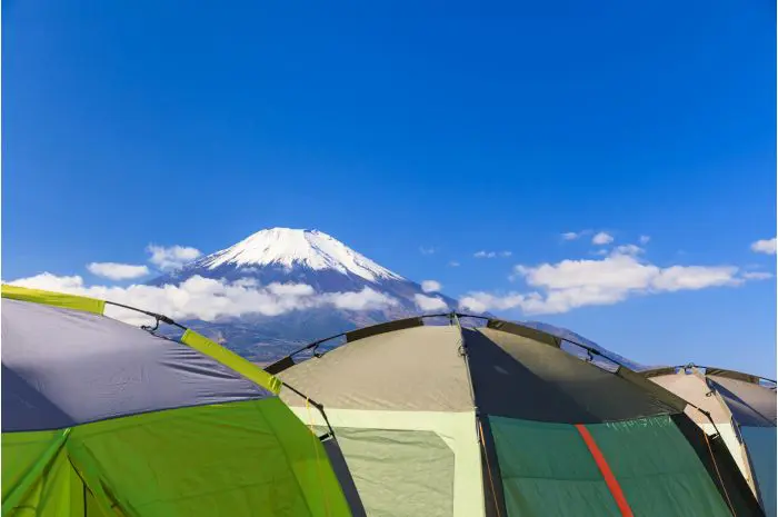 家族やグループでのキャンプに人気！2ルームテントのおすすめは