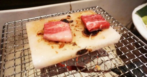 キャンプ・BBQで岩塩プレートを使う魅力とは?使い方やおすすめ商品もご紹介